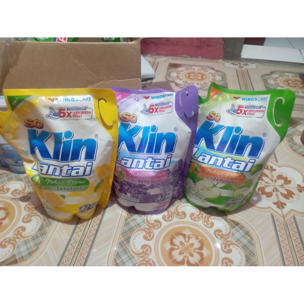 SO KLIN LANTAI  POUCH 1600 ML