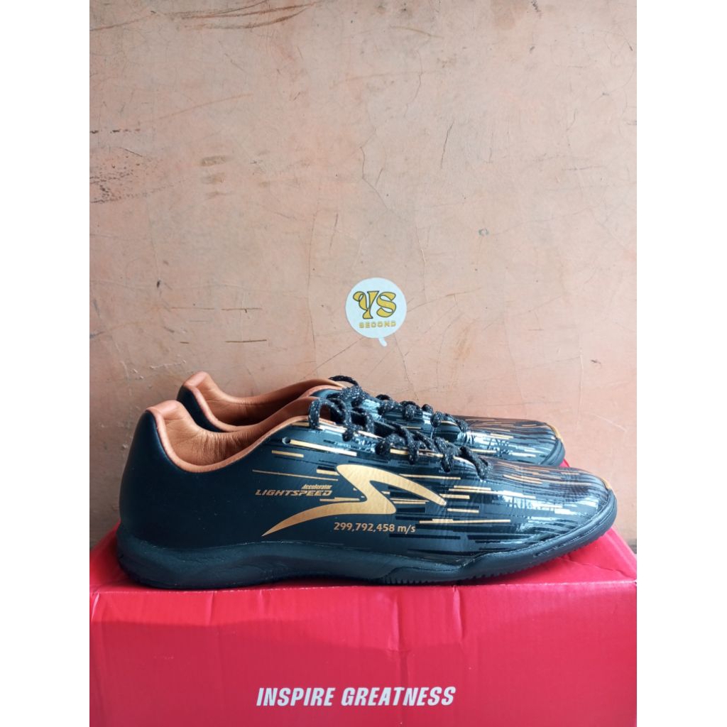 SPECS LIGHTSPEED SEPATU FUTSAL DAN BOLA BEKAS 100% ORIGINAL INDONESIA