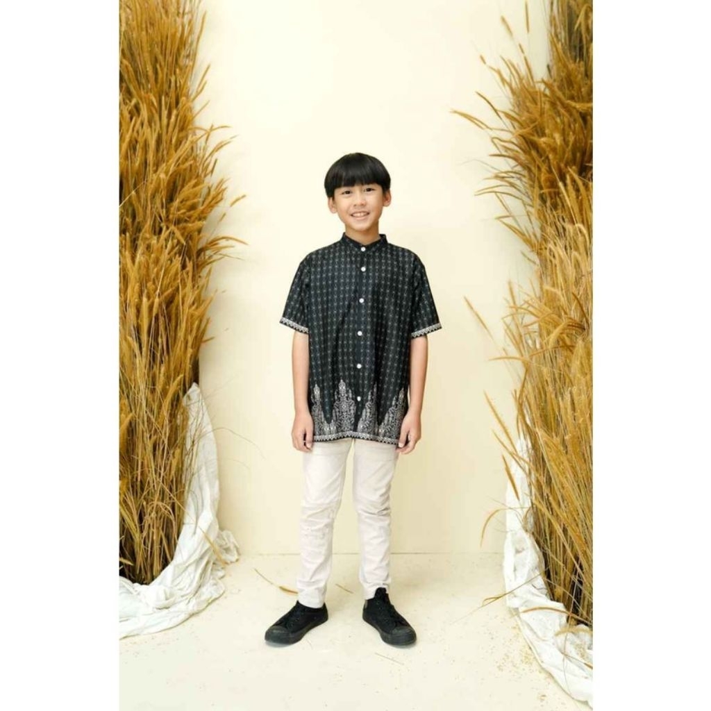 Wearing Klamby Shirt Boy Koko Preloved