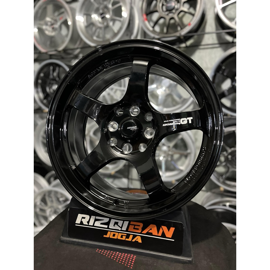 velg advan GT r16 black glossy pcd 4x100/114 kondisi baru