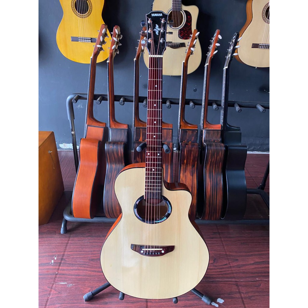 Gitar Akustik Custom Semi Yamaha APX 500II
