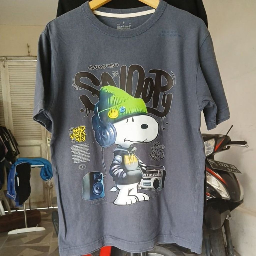 Kaos katun super tebal warna abu pekat kerah kencang MARC JACOBS second Original size L ld 110cm Pjg