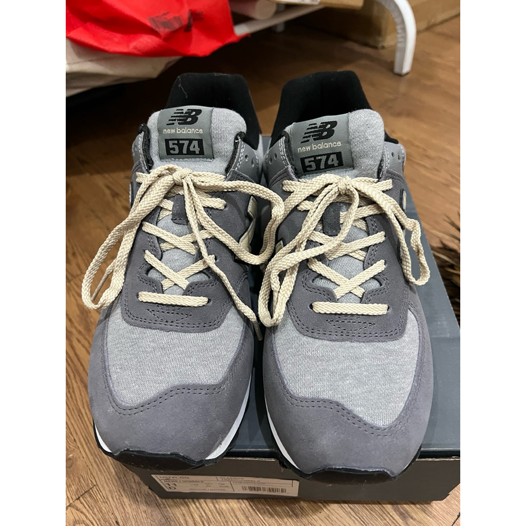 NEW BALANCE 574 CLASSIC (Second Like New)