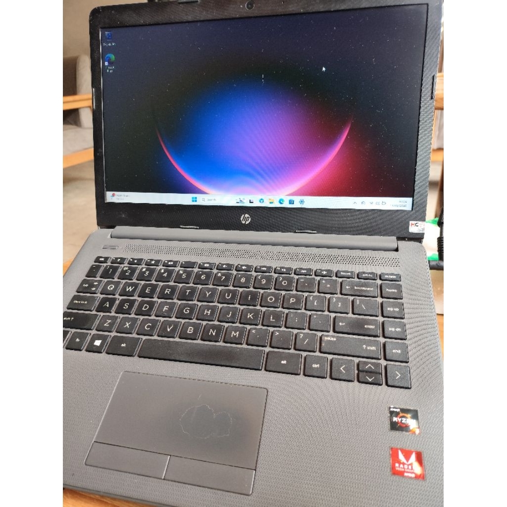 Laptop HP AMD ryzen 3