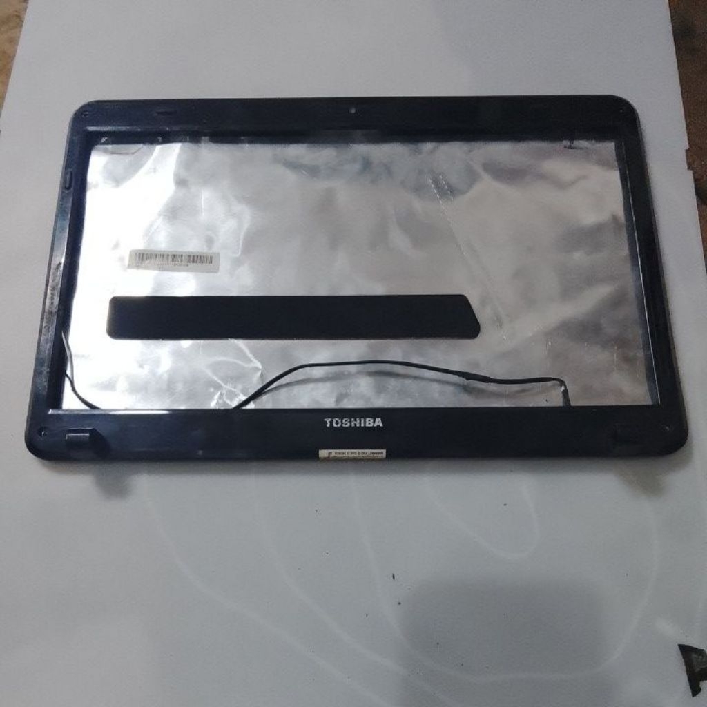 Casing LCD laptop Toshiba L730 mulus