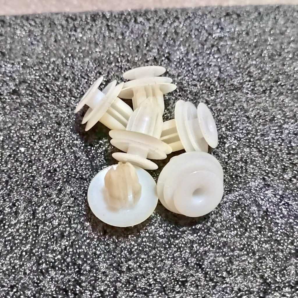 kancing klip bodykit mobil agya, ayla dll original