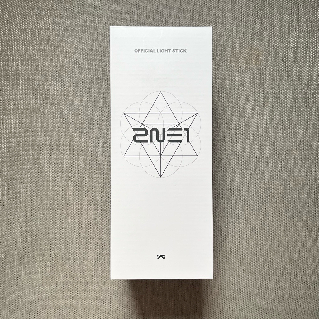 [READY STOCK] Official Lightstick 2ne1