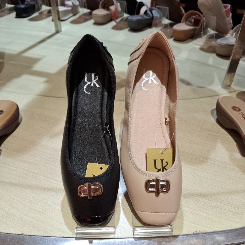 Sepatu Flat Wanita Yongki Komaladi ORI