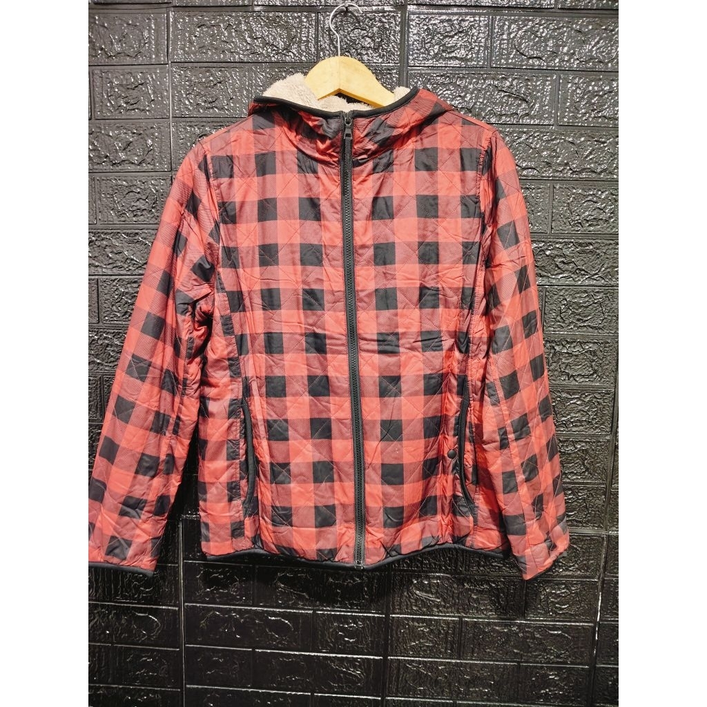 Uniqlo puffer quilted inner Sherpa tartan