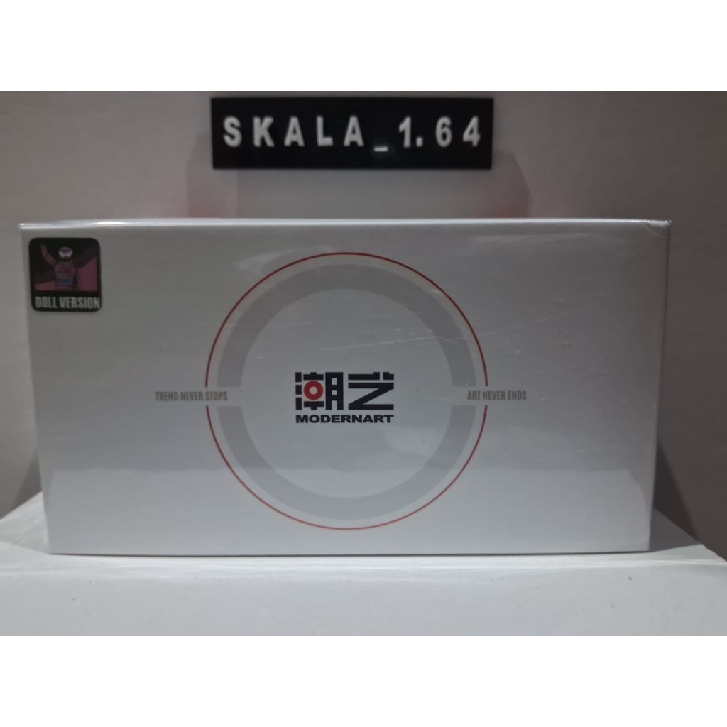 ModernArt Porsche 911 GTS Figure