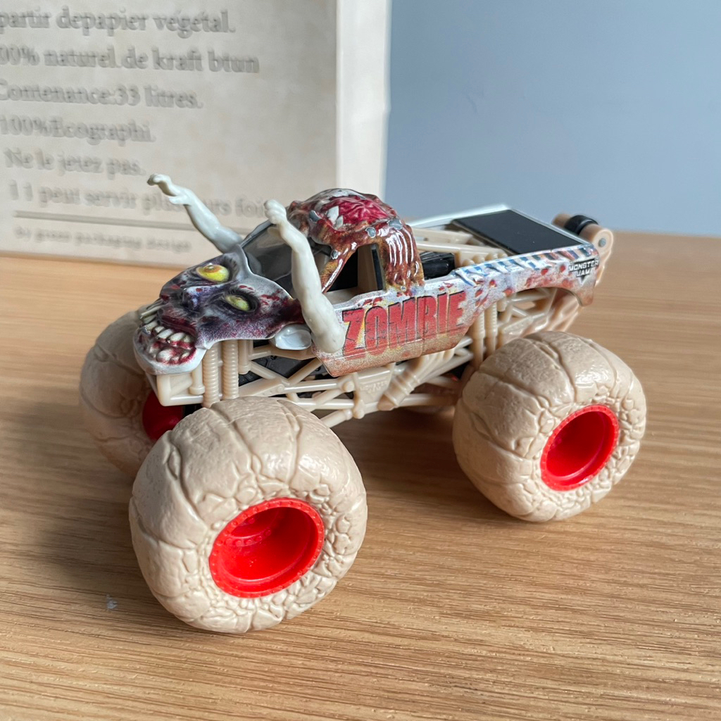 Monster Jam Zombie Hot Wheels Monster Truck Mainan Mobil Diecast Anak Laki Laki Second Bekas Prelove