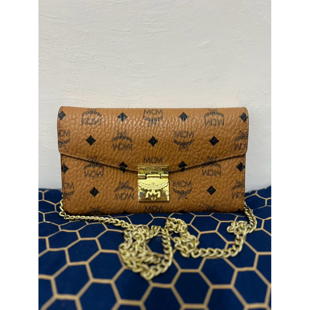 preloved mcm brown sling bag