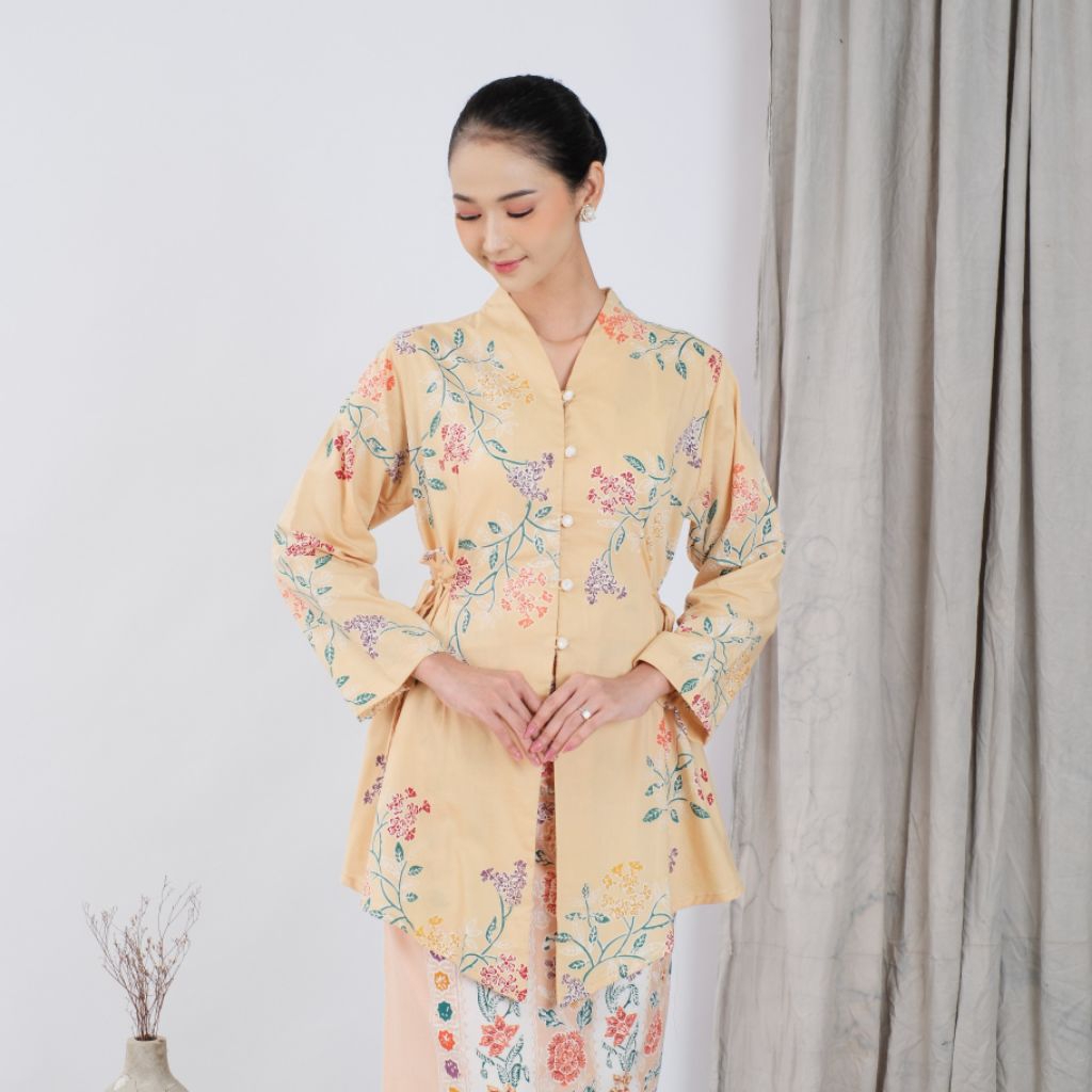 Kebaya Tunik Modern Bahan Katun Primisima by Khalisa Batik - Zoya Cream