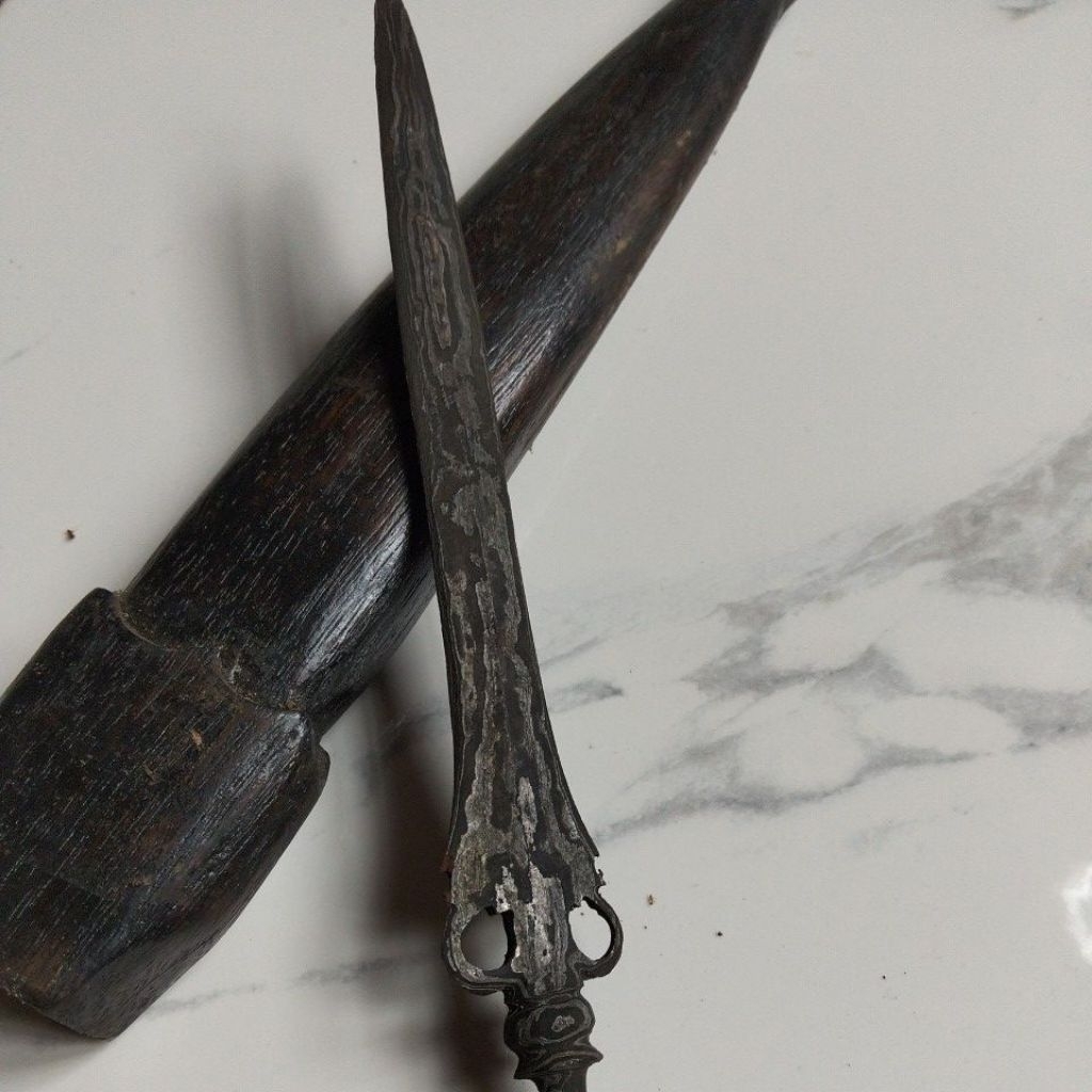 pusaka kuno/tombak baru kuping/tombak tua