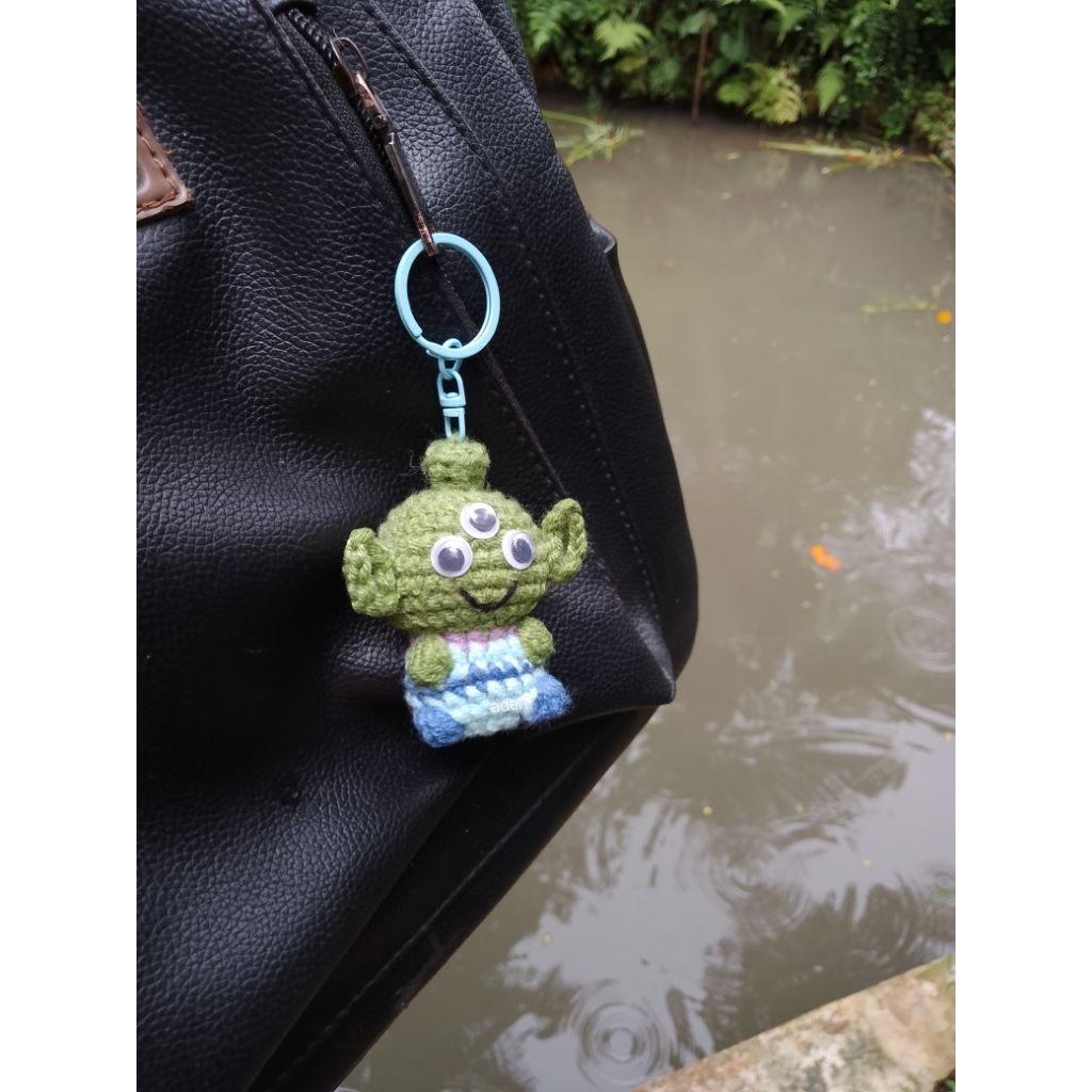 [REAL PICT] Gantungan Kunci ALIEN-TOY STORY -Rajut