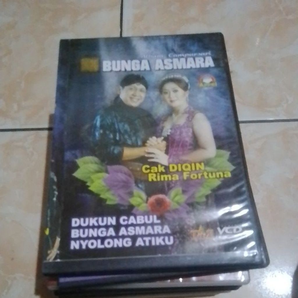 VCD ALBUM CAMPUR SARI -BUNGA ASMARA