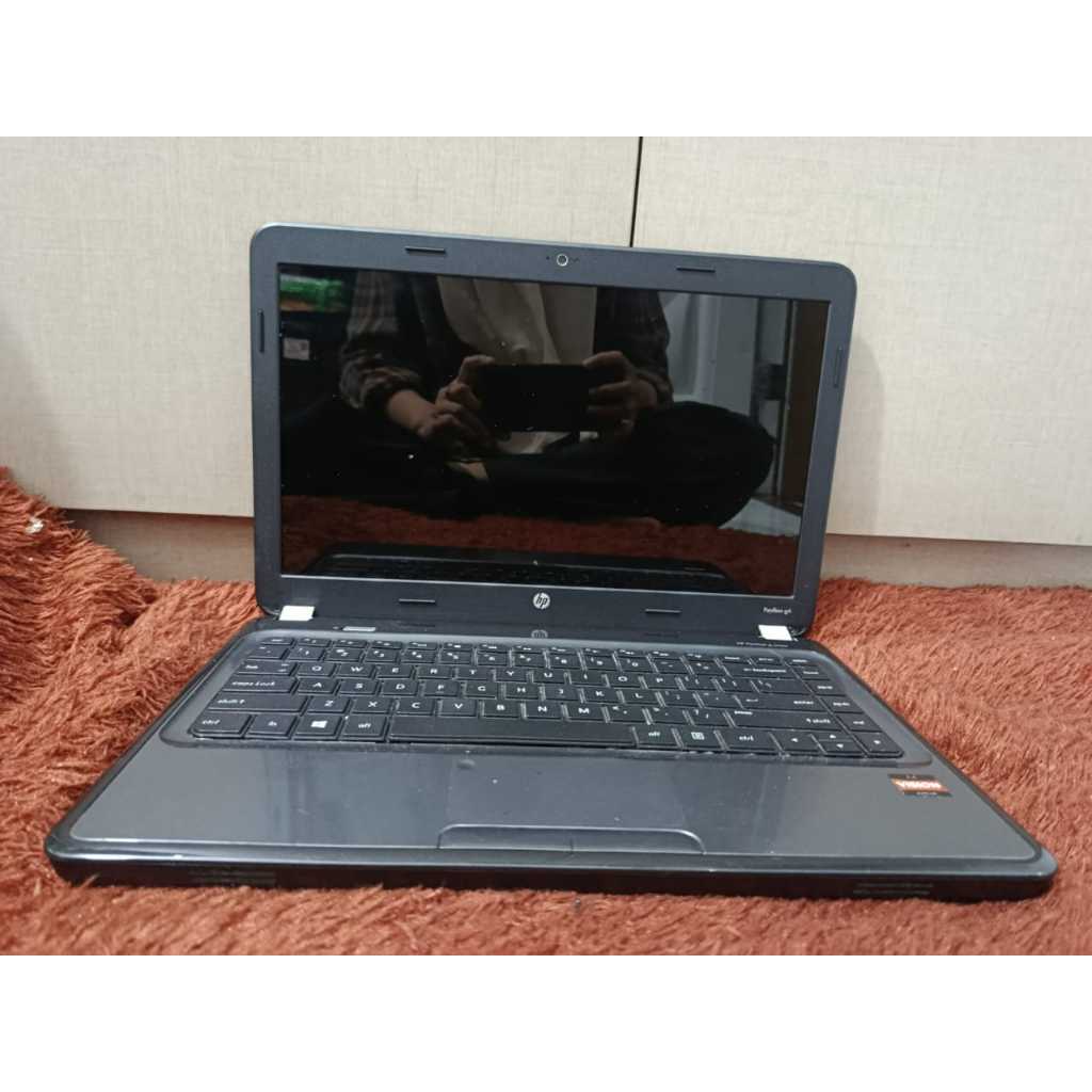Laptop hp pavilion g series   Windows 10 pro 64-bit  Processor AMD A4-3305M 1.9GHz Ram 5 GB Penyimpa