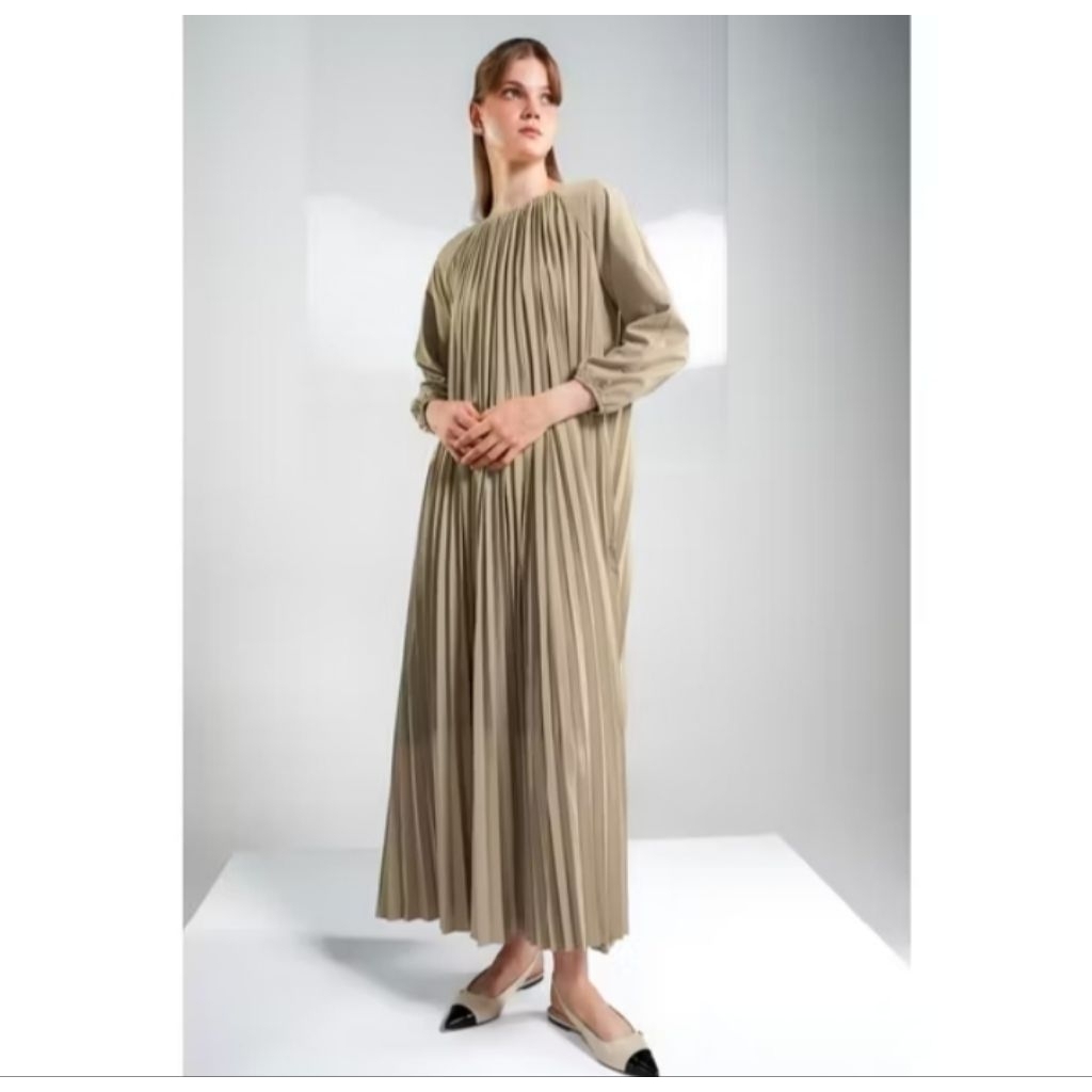 BenangJarum_CharlottePleatedLongDress_Choco