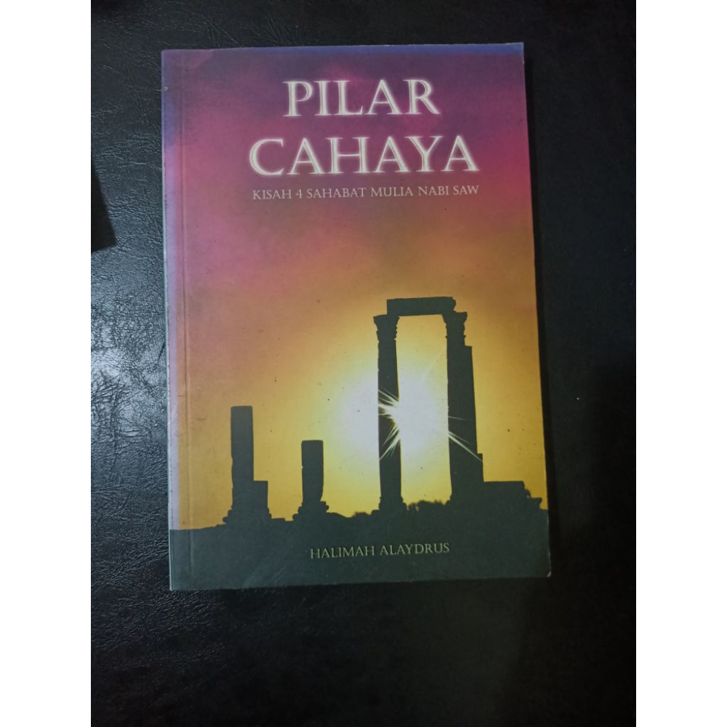 Original buku pilar Cahaya