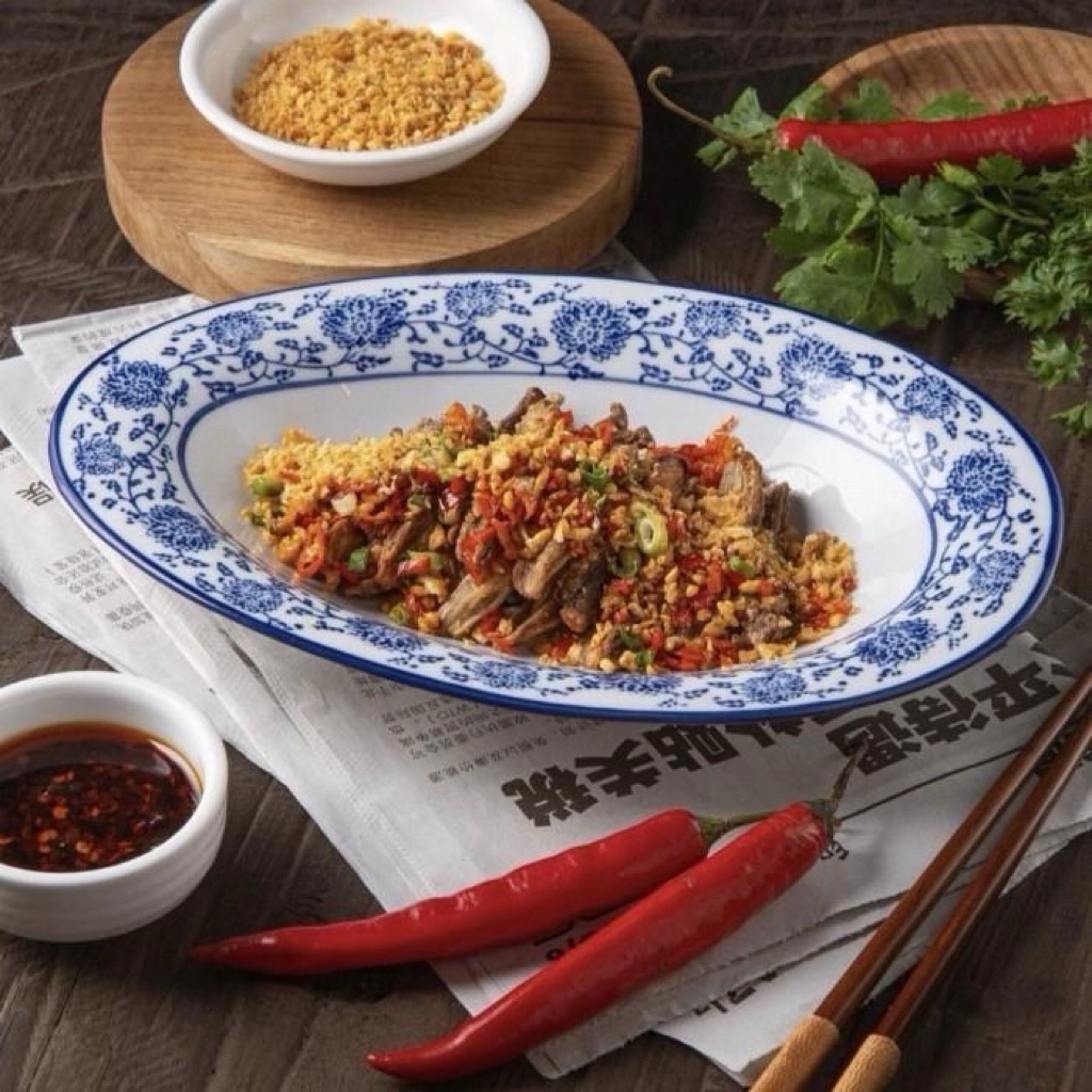 Piring Keramik Biru Putih Lengkung Besar 30cm