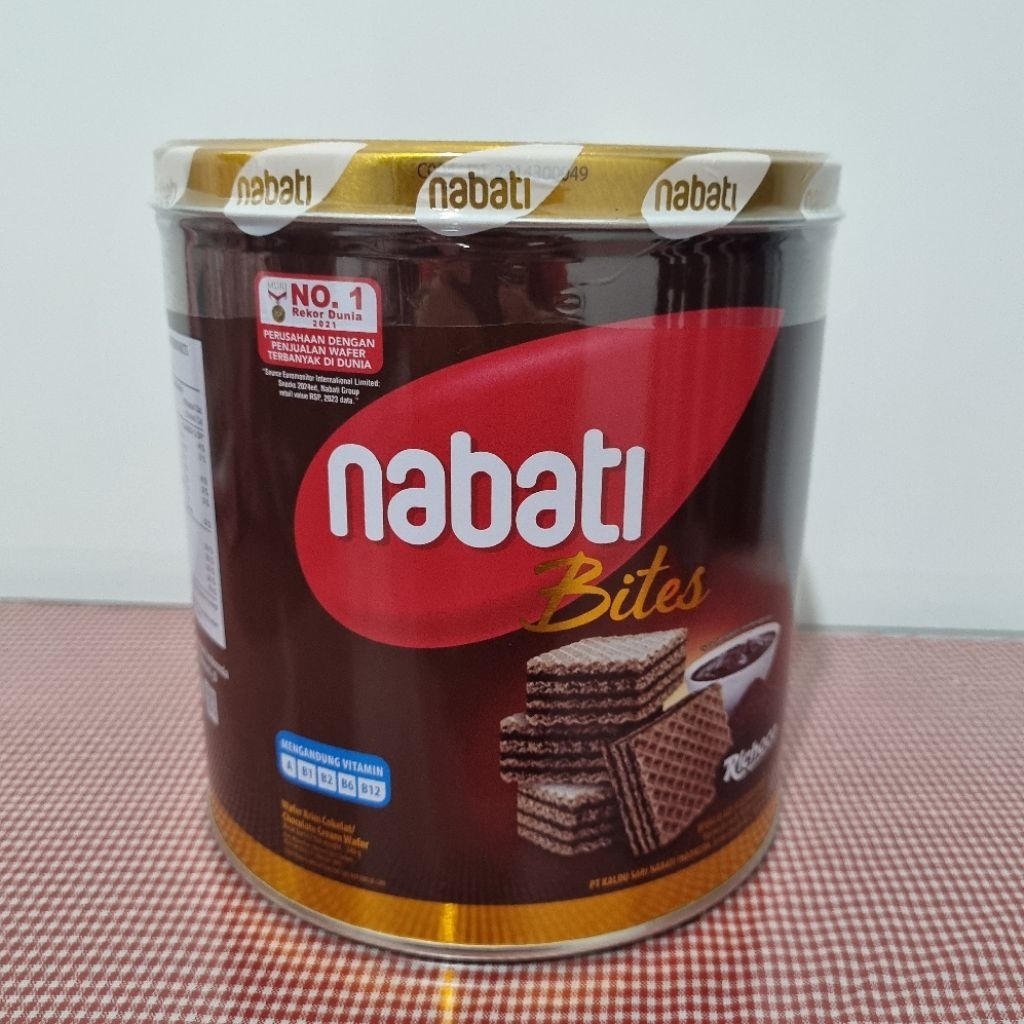Nabati Richoco Bites Kaleng 240gr rasa Cokelat ecer dan grosir - Chocolate Cream Wafer