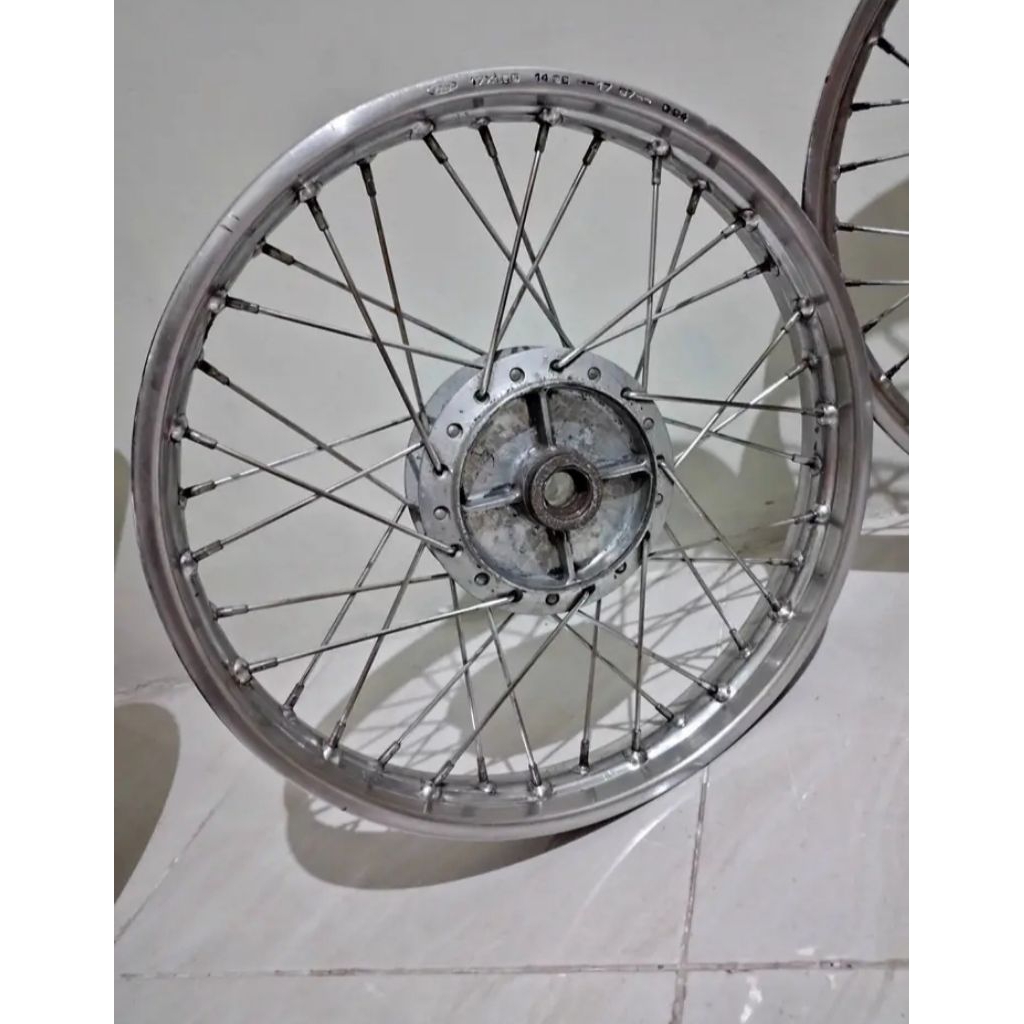 Velg pelek jari-jari belakang siap pasang motor Honda Revo absolute Revo fit New Revo Lama Supra x 1