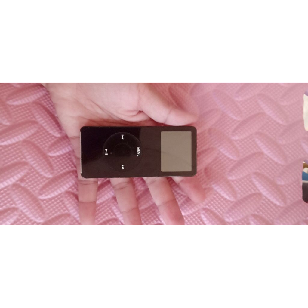 Ipod mp3 player plus isi music YM60486CTJY IPOD APPLE 2GB NORMAL