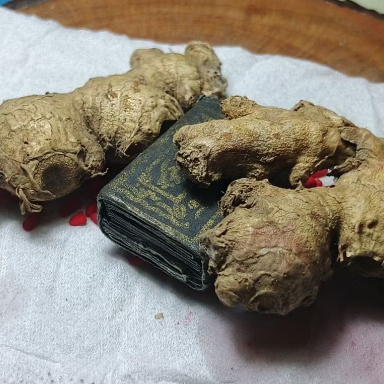 Aksesoris Al-Qur'an kecil warna hitam Istambul