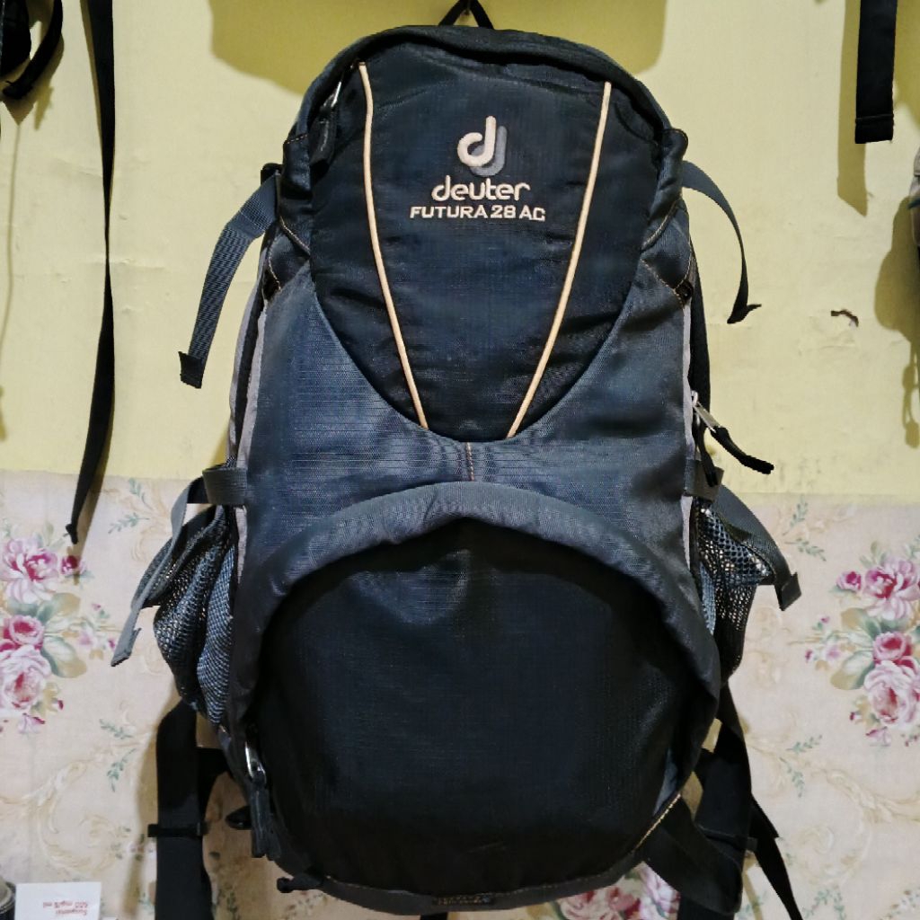 ransel outdoor / tas DEUTER Futura 28 AC capacity 28 Liter ransel gunung outdoor. daypack backpack o