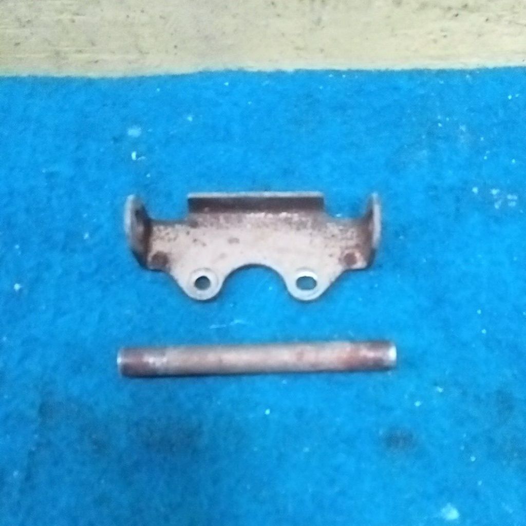 engsel jok motor Yamaha Mio j original