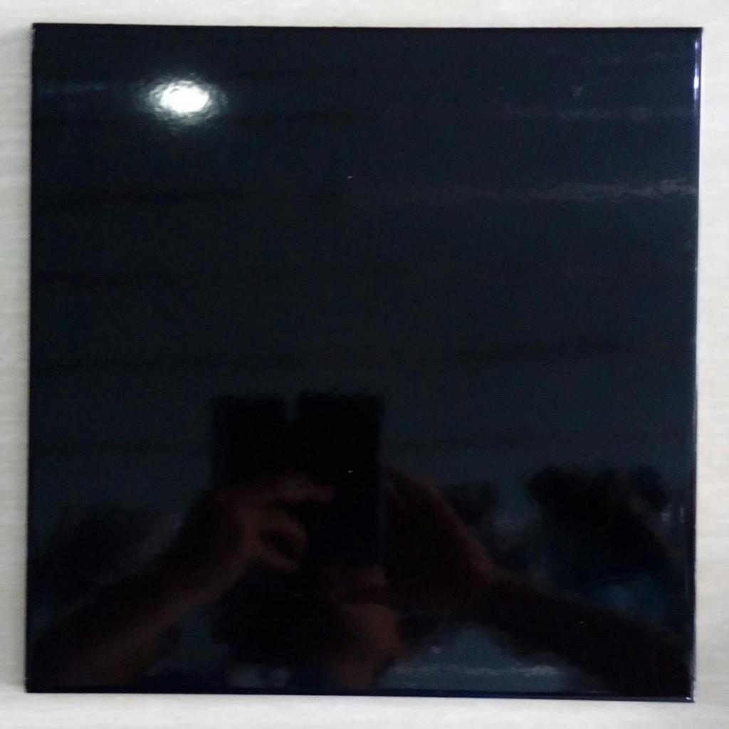 Keramik Lantai Hitam Polos Kilap Glossy 30x30