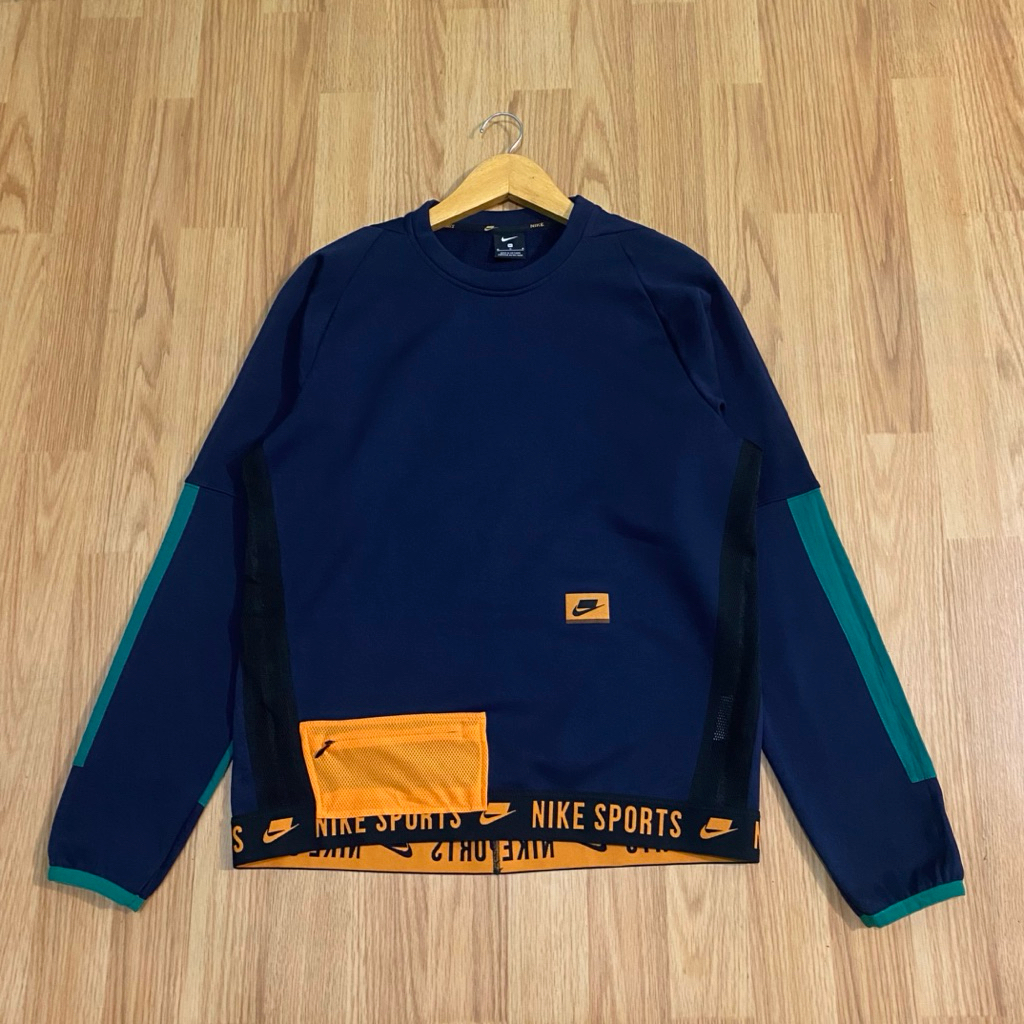 crewneck nike therma