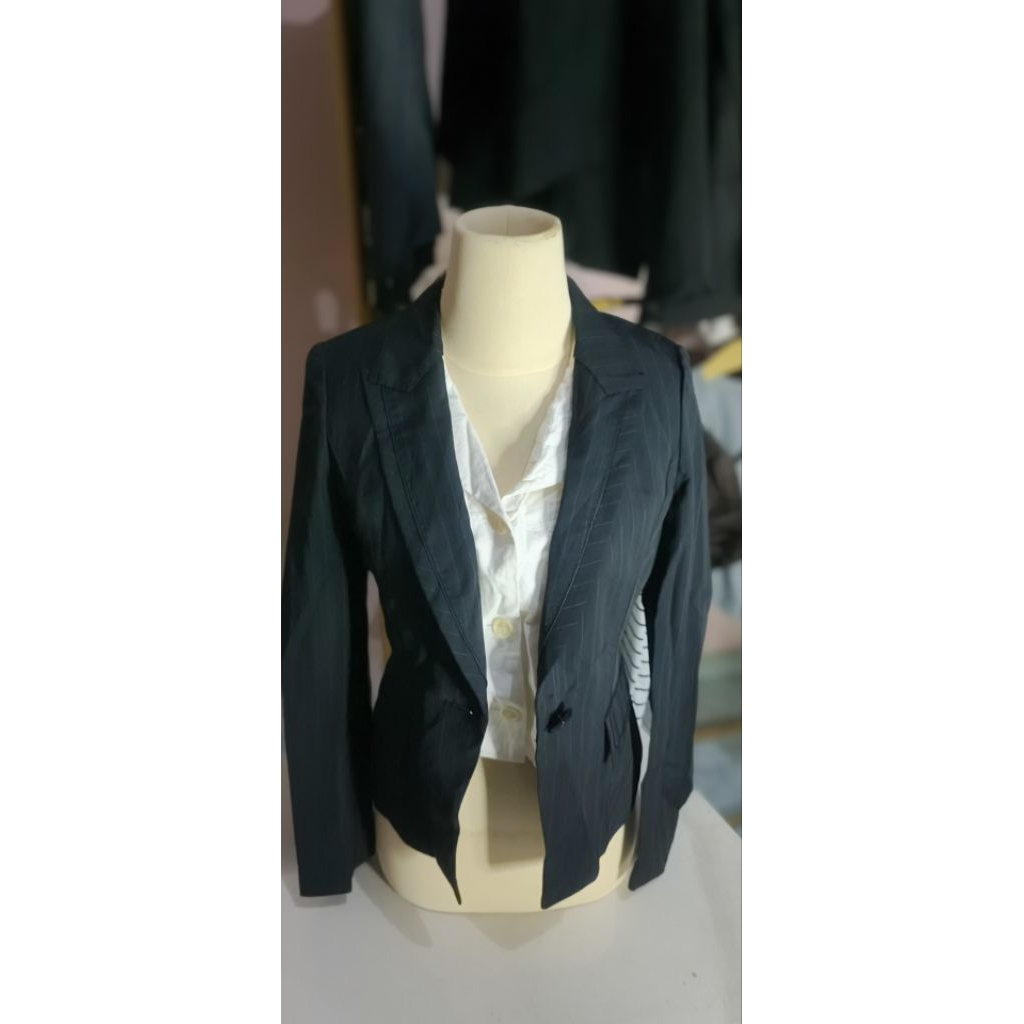 BLAZER WANITA MOTIF GARIS - CASUAL & FORMAL