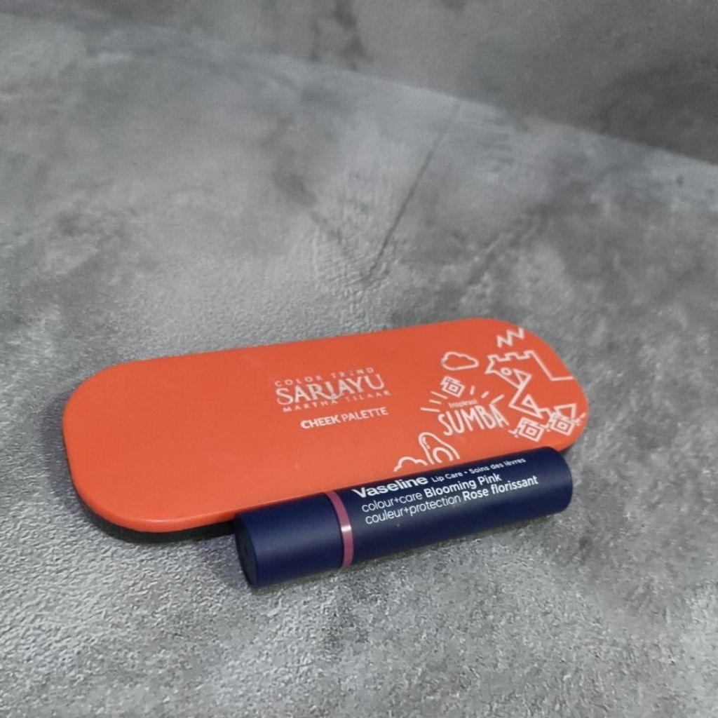 VASELINE LIP CARE BLOOMING PINK + CHEEK PALETTE SARIAYU MARTHA TILAAR