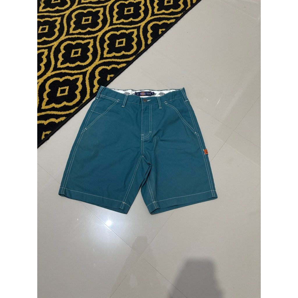 celana pendek dickies