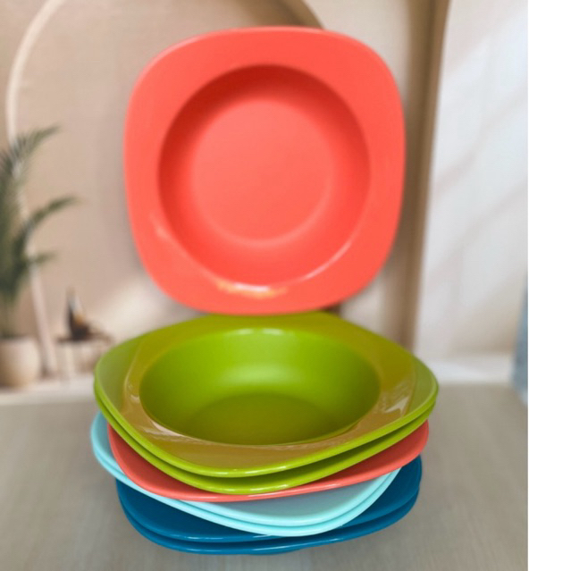 Tupperware blossom bowl
