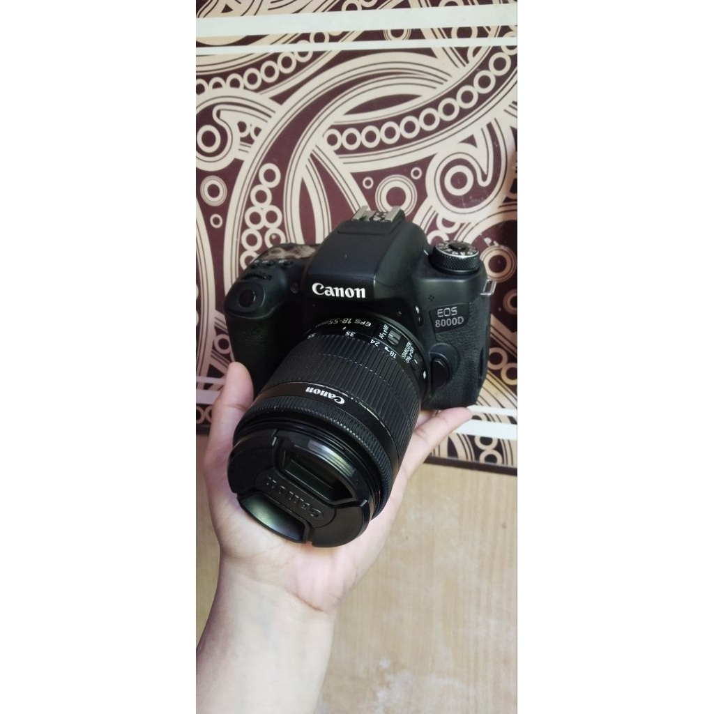 CANON EOS 8000D