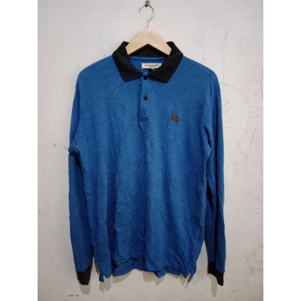 kaos kerah Burberry