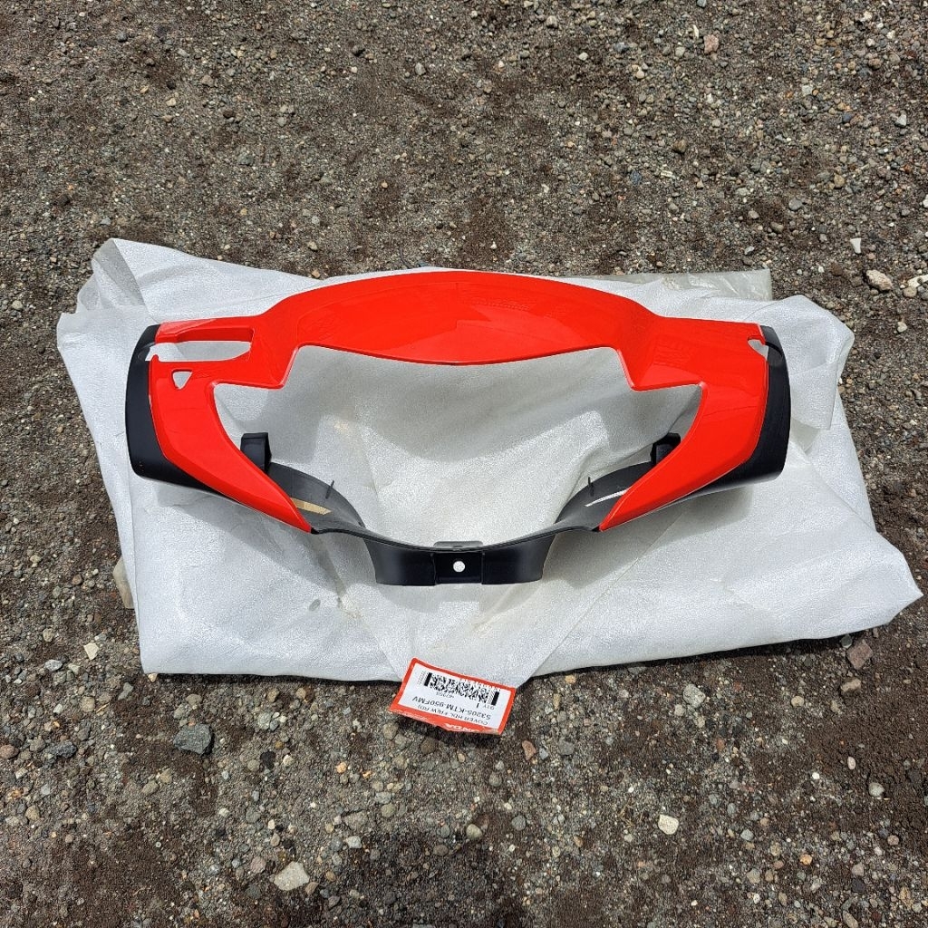 Cover batok depan honda supra x 125 cakram merah Original AHM Astra honda motor Cover Handle Front M