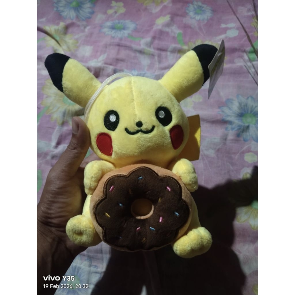 BONEKA PIKACHU DONAT NB: made in china