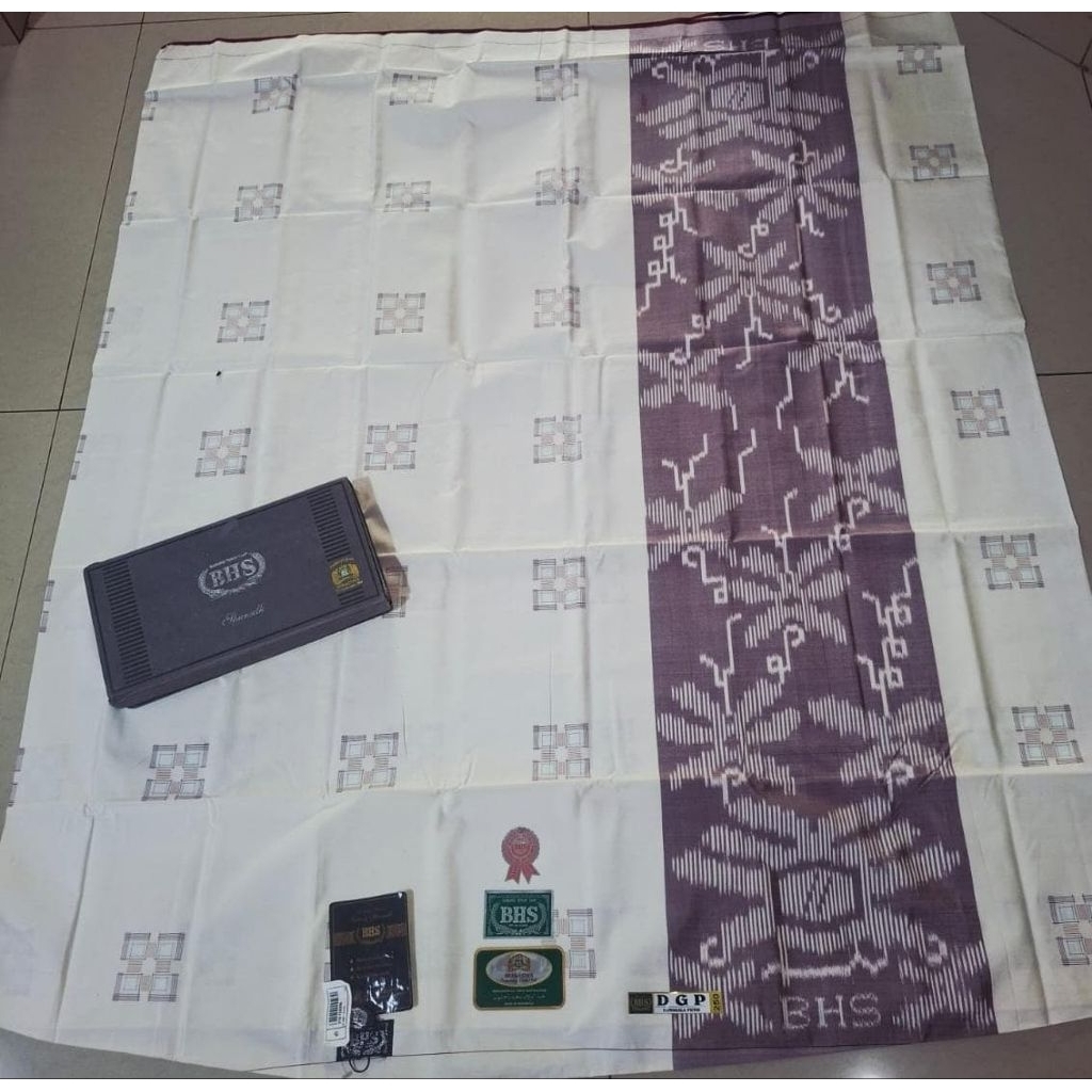 SARUNG BHS DGP SILVER SPUNSILK 210