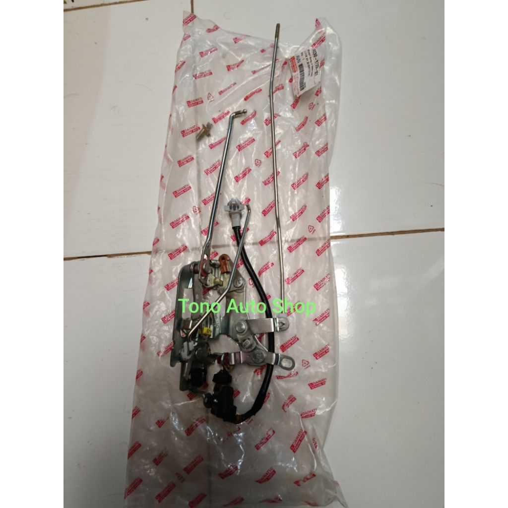 Switch Door dan Braket Door lock Pintu Supir  Taruna  Original Baru