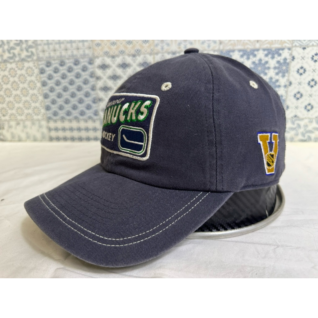 Topi Second Brand Branded Canucks Hockey X NHL X One Time Hockey Original