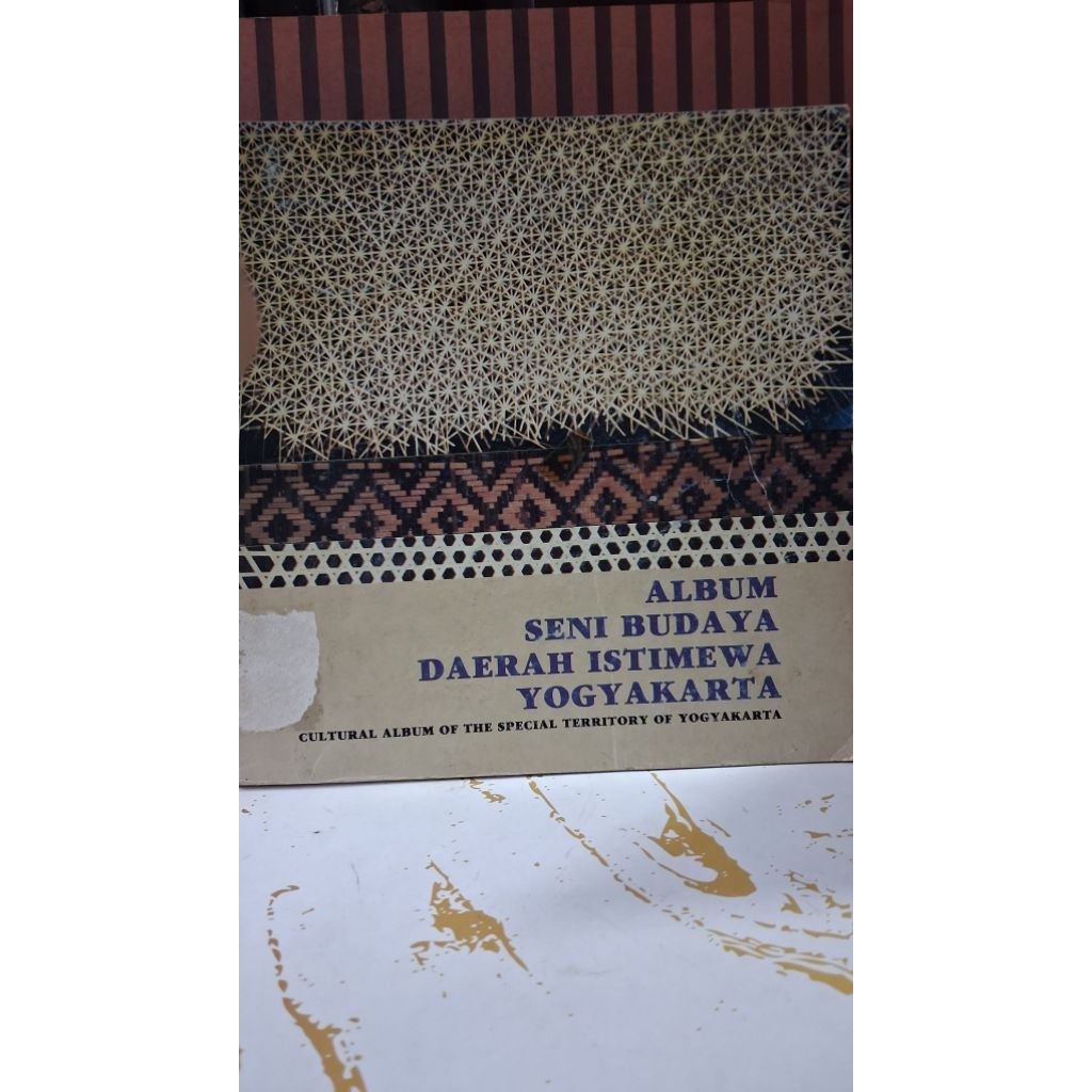 Album Seni Budaya Daerah Istimewa Yogyakarta - Departemen Pendidikan dan Kebudayaan