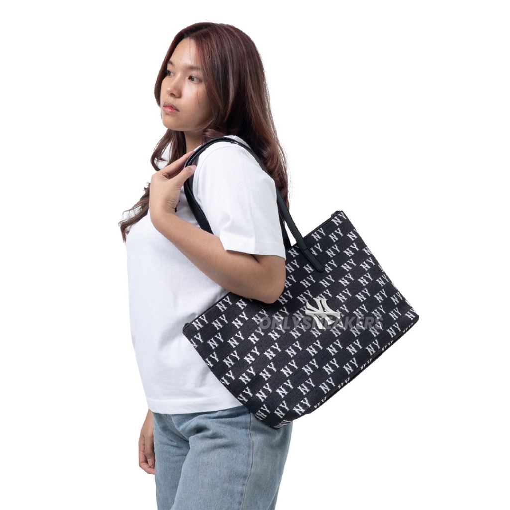 MLB NEW YORK YANKEES CLASSIC MONOGRAM JACQUARD TOTE BAG BLACK