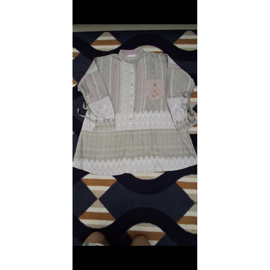 Preloved Blouse Ria Miranda