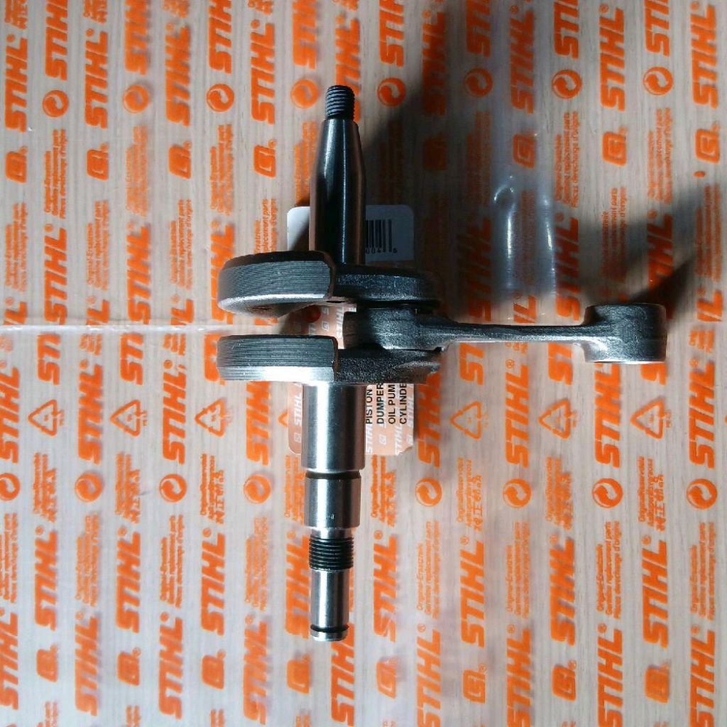 KRUK AS SM 382.MESIN GERGAJI POTONG KAYU CHEINSAW