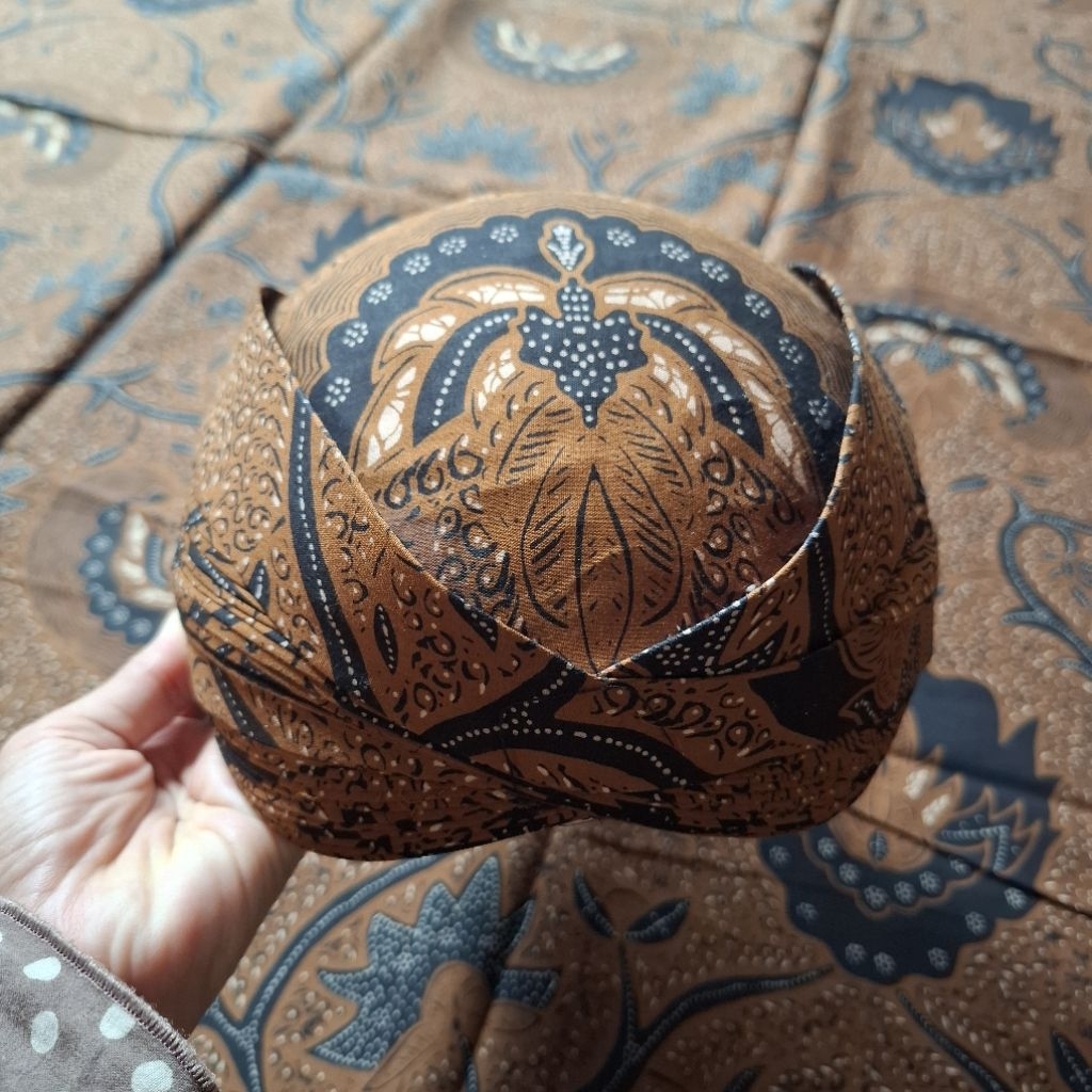 Kain Batik Jarik Rok Wiru Blangkon Manggolo Putra Putri Domas