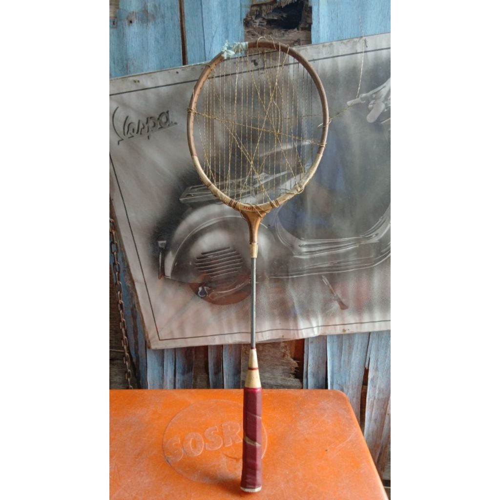 raket badminton 155rb perbiji jadul antik kuno lawas vintage display anggap mati