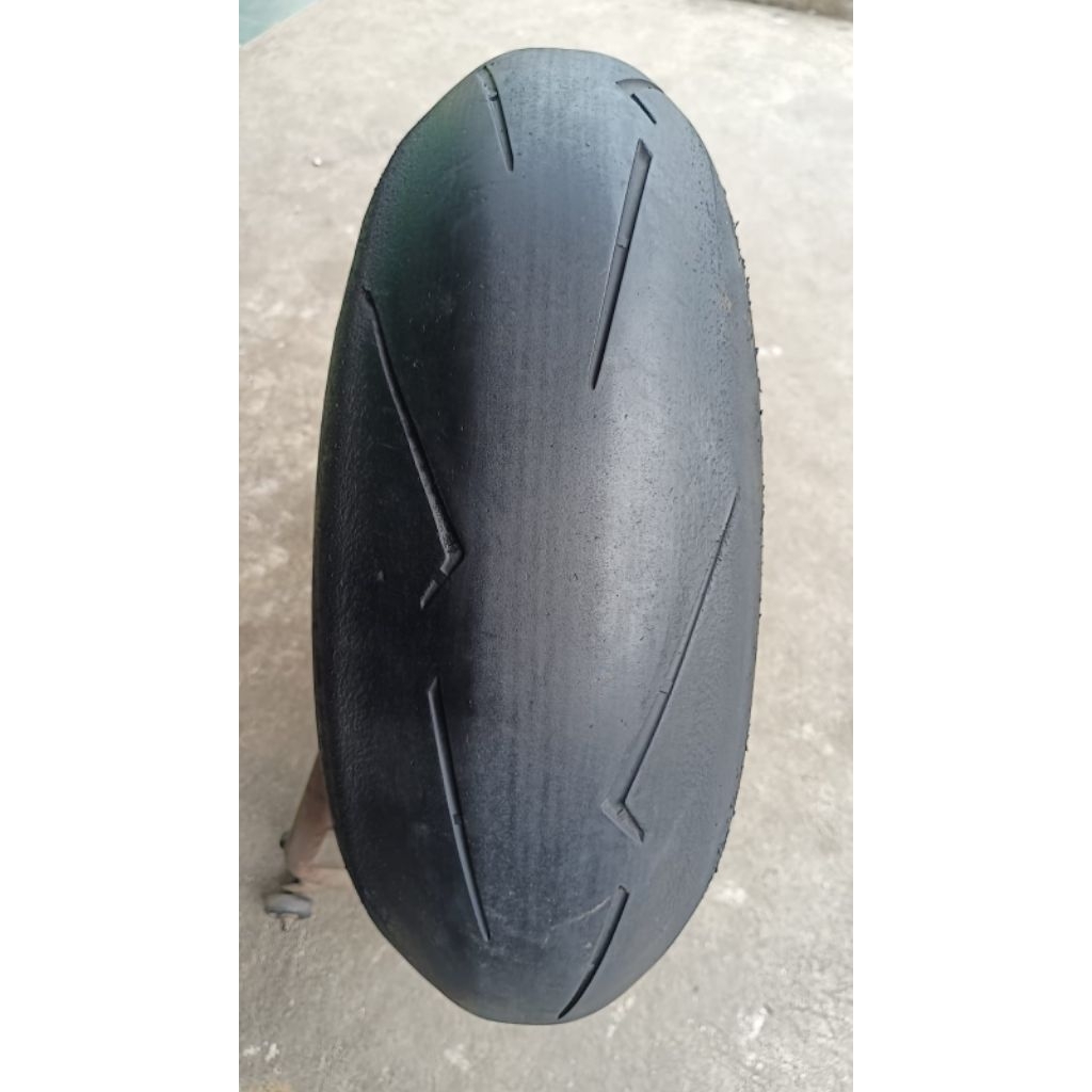 Pirelli Diablo supercorsa V4. 200/60-17